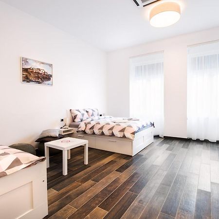 Apartmani Sterija ノヴィ・サド エクステリア 写真